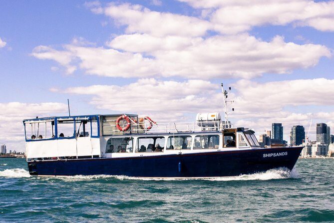 1-Hour Toronto Harbour Tour with Live Narration - Photo tips that actually help during a moving hour