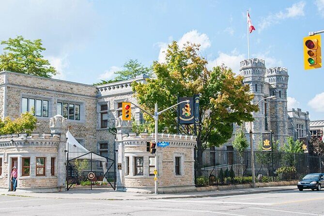 3 Days-3 ICONIC Cities: Montreal, Quebec and Ottawa from Toronto - Arriving in Montreal: a real city tour with recognizable landmarks