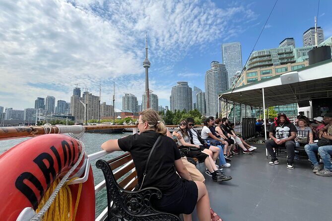 60-Minute Toronto Sightseeing Harbour Tour - How The 60 Minutes Work: GPS Audio Plus Real-Time Commentary