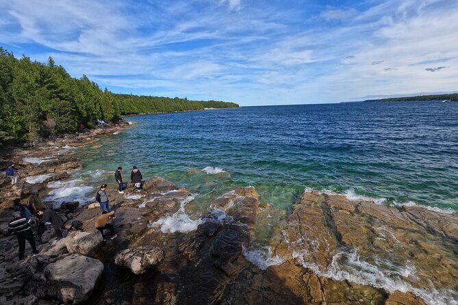 Bus to Grotto - Tobermory Flowerpot Island Cruise Bruce Peninsula - The Tobermory drop-off: using your afternoon window wisely