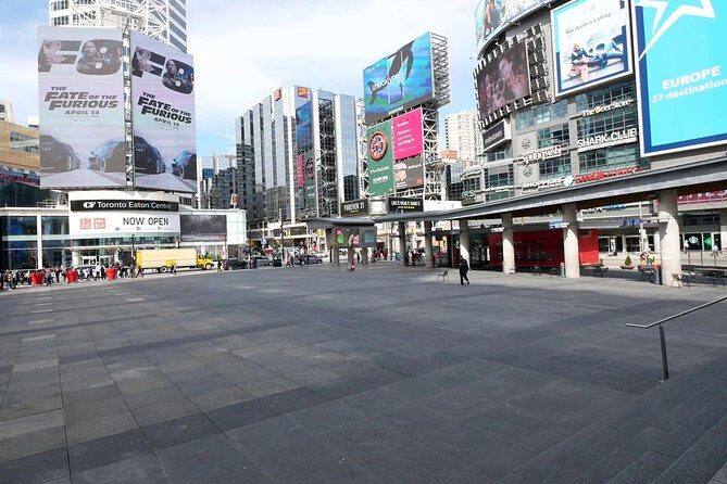 Discover Toronto Like a Local - Old City Hall: Fast Photos, Real Downtown Center