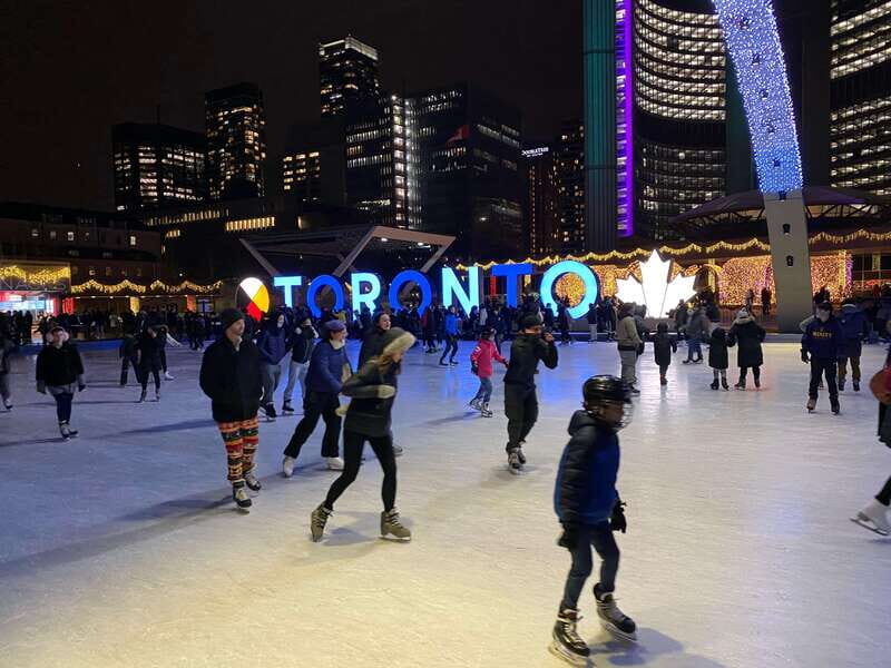 Downtown Toronto: Walking tour experience. English/Spanish - Price and Value: $54 for a Smart Downtown Shortcut