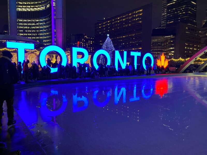 Downtown Toronto: Walking tour experience. English/Spanish - How Long Should You Spend, and Who This Tour Fits Best