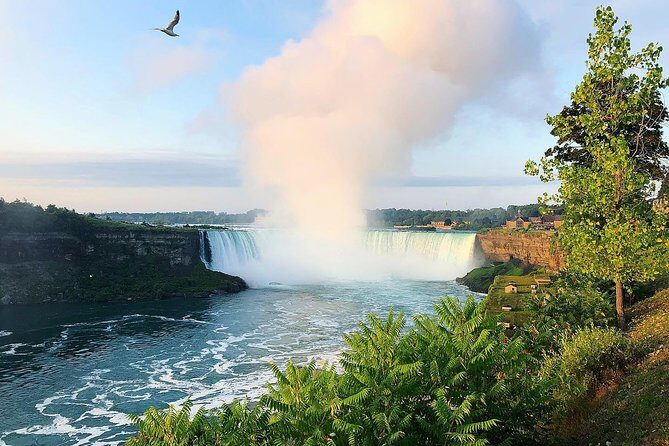 Fall for Niagara Tour - Comfort and practical needs: food, mist, and no restroom on board