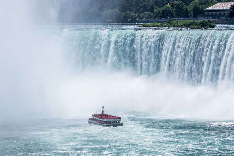 From Toronto: Niagara Falls Evening Tour With Boat Cruise - Dufferin Islands to Table Rock: the final approach to dinner and fireworks