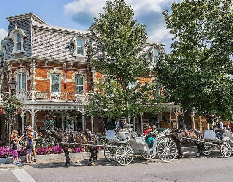 From Toronto: Niagara Falls Evening Tour With Boat Cruise - Niagara-on-the-Lake and Niagara Parkway: pretty roads with a purpose