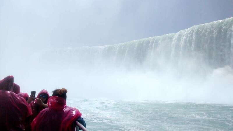From Toronto: Niagara Falls Full-Day Tour - Maple Leaf Place: a break that can include snacks
