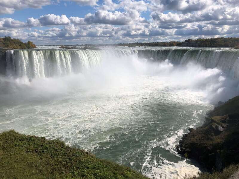 From Toronto: Niagara Falls Full-Day Tour - Toronto to Niagara Parkway: the ride is part of the show