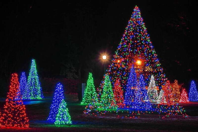 From Toronto: Winter Festival of Lights Niagara Falls Tour - Optional Journey Behind the Falls and Skylon Tower: Pick Your Version of Niagara