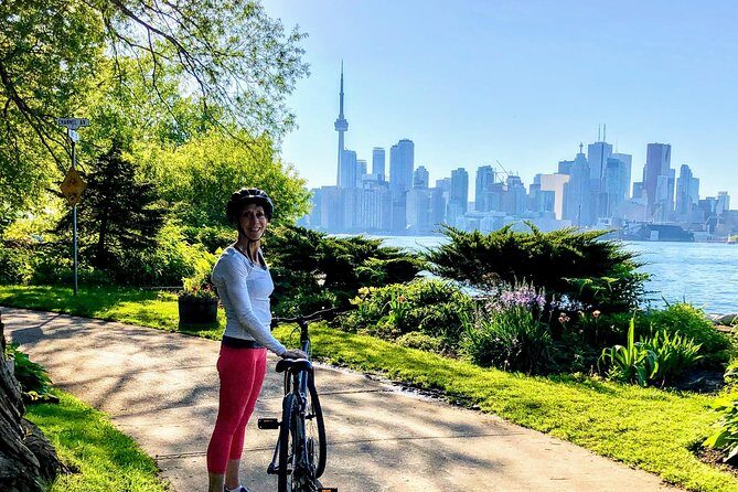 Guided Bicycle Tour - Toronto Waterfront, Island and Distillery - How the guides shape the whole ride