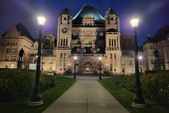 Haunt Hunt Walking Tour in Toronto - A 7:00 pm start you can actually enjoy