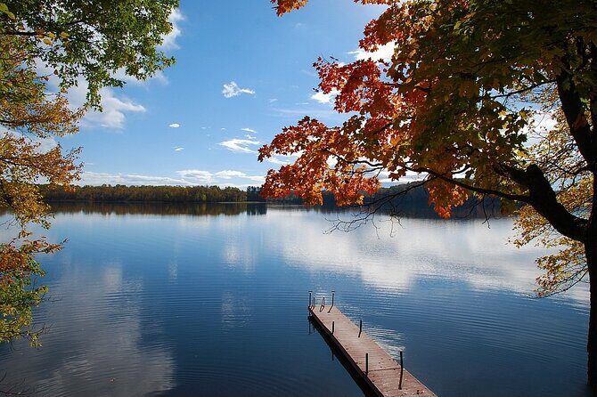 Lake Muskoka and Algonquin Small Group 1-Day Tour From Toronto - Lake Couchiching: The Calm Start (30 Minutes)