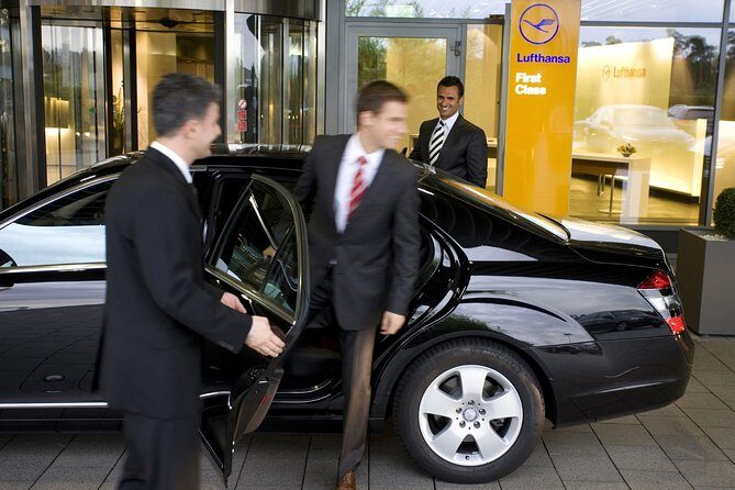 Low Cost :- Hire Full or Half Day Executive Luxury Car Services in Toronto - Who This Toronto Luxury Chauffeur Is Best For