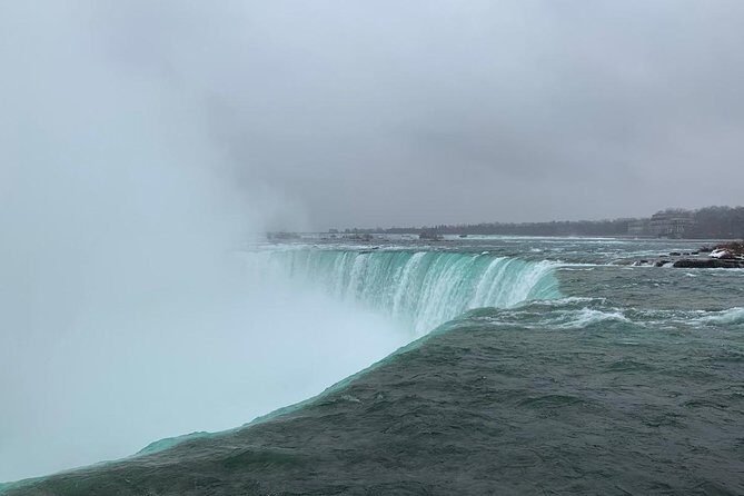 Luxury Day Trip: Niagara on the Lake, Wine & Falls from Toronto - The “drive with context” part: Welland Canal, Queenston, and Fort George