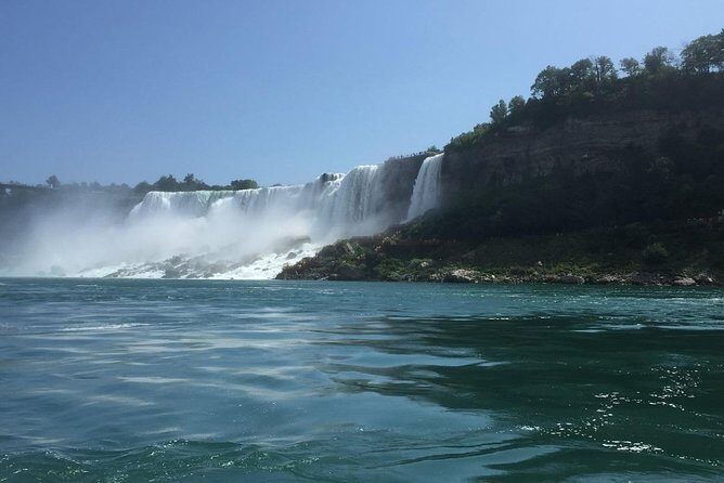 Luxury Day Trip: Niagara on the Lake, Wine & Falls from Toronto - Table Rock Welcome Centre: your best bet for the Horseshoe Falls view