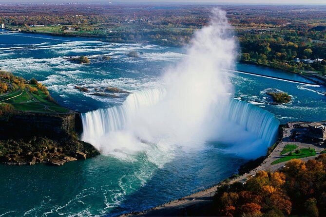Niagara Falls All-Inclusive Guided Day Tour From Toronto - The first stop: boarding in Toronto and getting your bearings fast