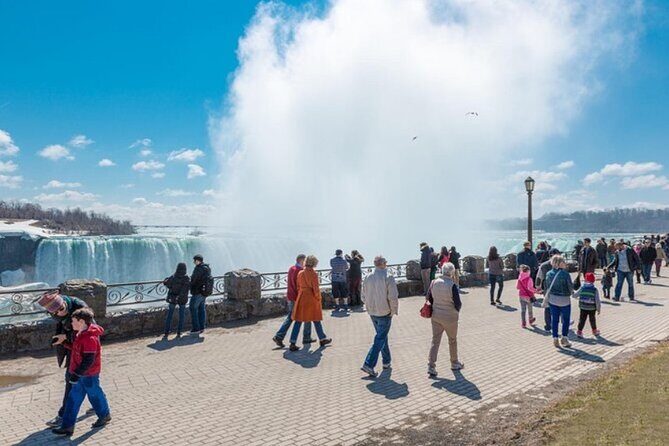 Niagara Falls Day Tour from Toronto Includes Boat Tour and Winery - Niagara-on-the-Lake: One Hour of Old Town Browsing