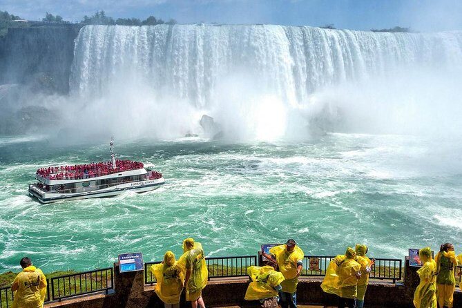 Niagara Falls Tour from Toronto with Boat, Journey Behind the Falls and Lunch - The boat and Niagara City cruise: how the water ride changes by season