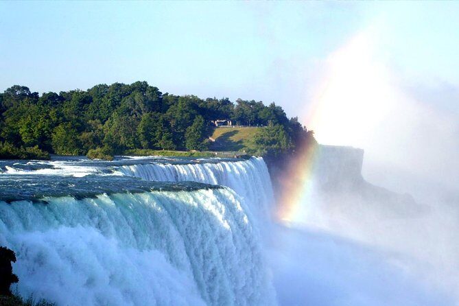 Niagara Falls Tour from Toronto with Winery & Niagara on The Lake - Niagara-on-the-Lake: old-world charm, boutique time, and time limits