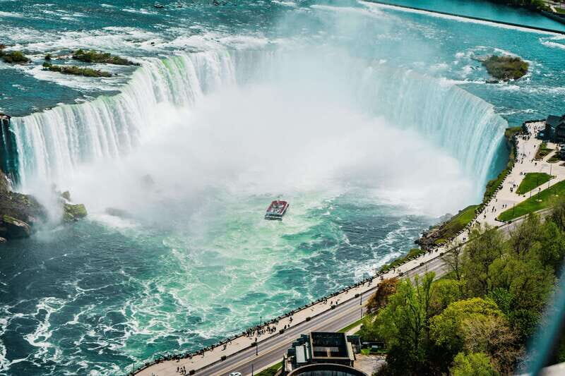 Niagara Falls Tour with Skip the Line Cruise - Lunch With Falls Views: When the Upgrade Makes Sense