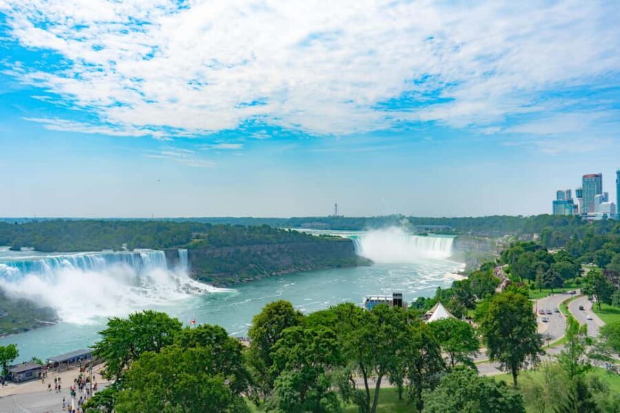 Niagara Falls Tour with Skip the Line Cruise & Maple Tasting - Niagara-on-the-Lake in one hour: charming, but plan your priorities