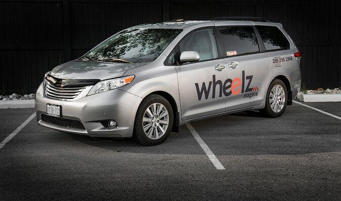 Private ROUNDTRIP Transfer Toronto Airport (YYZ) to Niagara Falls - Private, Non-Stop Comfort to Niagara Falls