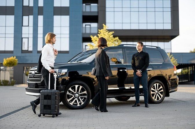 Private Transfer to and from YYZ Toronto Pearson Airport - Where you meet your driver (and how not to waste time)
