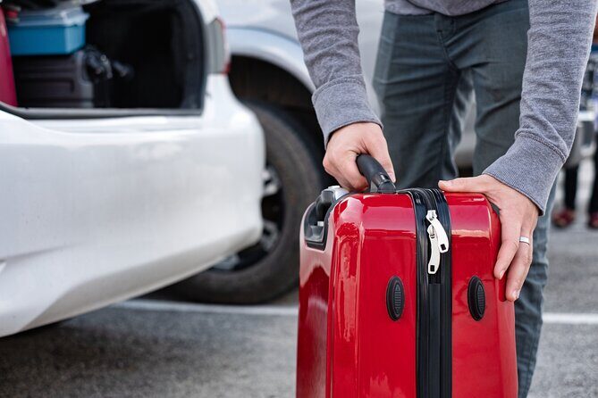 Private Transfer to and from YYZ Toronto Pearson Airport - The vehicle experience: air-conditioned comfort, not sightseeing