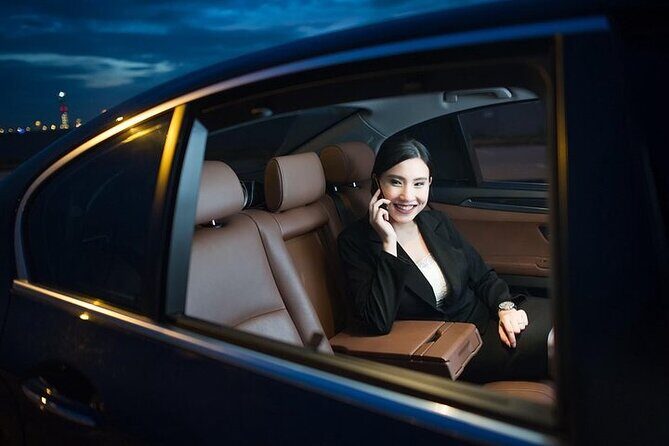 Toronto Airport Private Arrival Transfer-YYZ to Toronto Downtown - Private and Personalized: What Customization Can Mean
