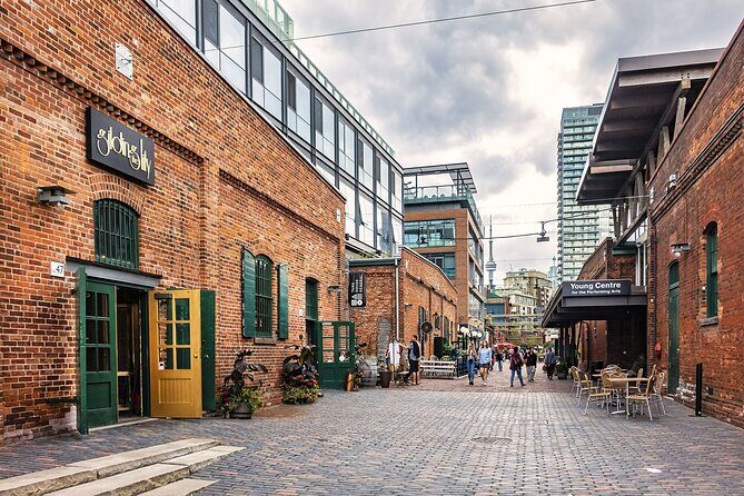 Toronto Distillery District: Whisky Exploration Game and Tour - Your 15-stop route through craft makers (what each stop feels like)