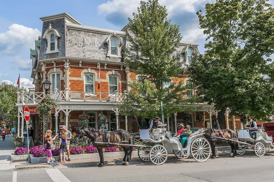 Toronto: Falls Day Tour with Boat Cruise & Niagara-the-Lake - Niagara Falls from Toronto in 8 hours: the value of a timed day trip