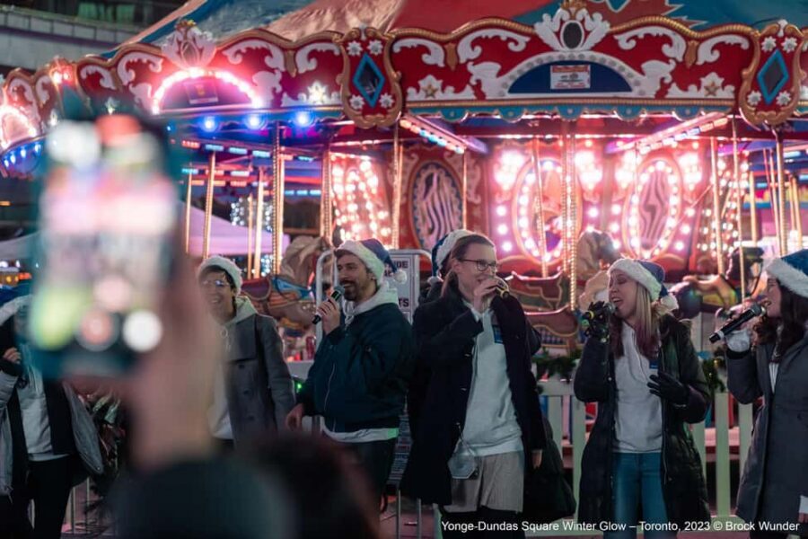 Toronto: Festive Lights Bus Tour - Getting great photos from the upper deck (without stress)