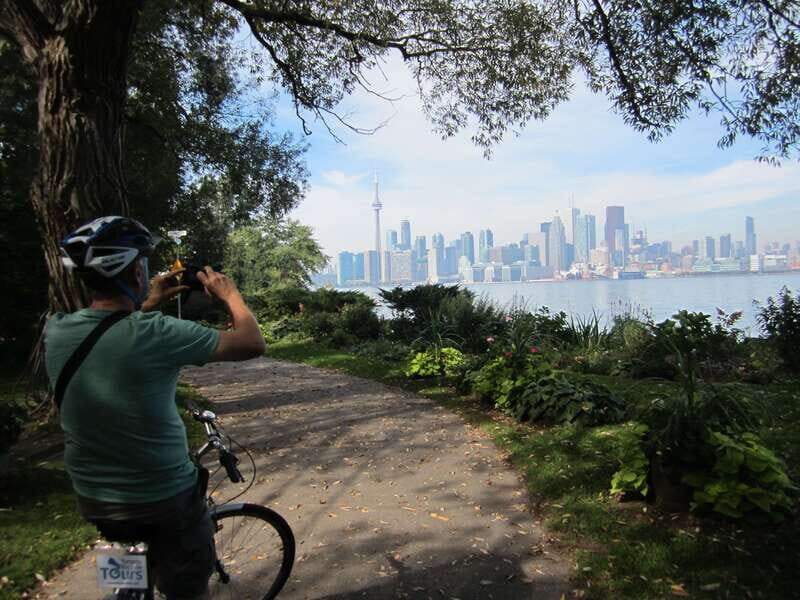Toronto Islands: Morning or Twilight 3.5-Hour Bike Tour - What this 3.5-hour Toronto Islands tour really gives you