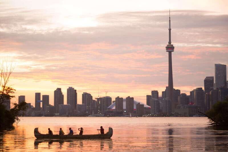 Toronto Islands: Sunset Canoe Tour - Skyline at Twilight: Watching Toronto From a Canoe Seat