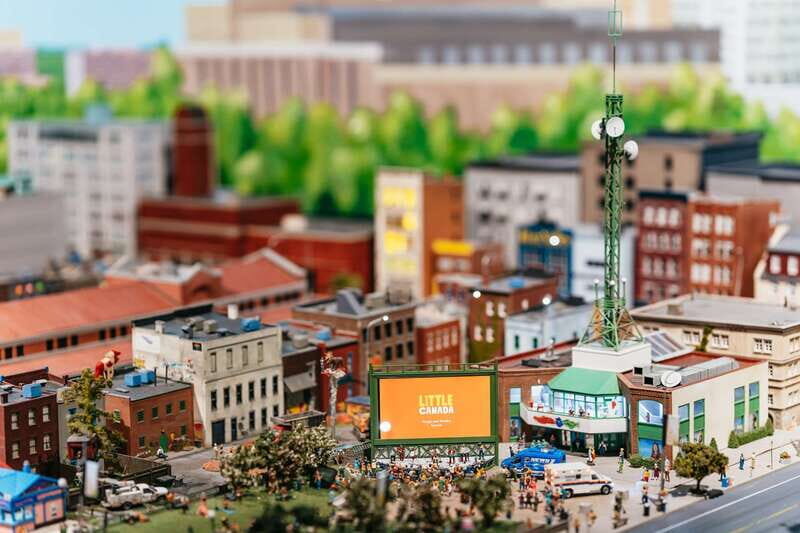 Toronto: Little Canada Skip-the-Line Entry Ticket - Littlization Station 3D Scanning: Making a Tiny Little Me
