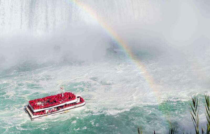 Toronto: Niagara Falls, Boat Ride & Journey Behind the Falls - The Maple Leaf Place Stop: Tasting Maple Syrup Like a Local