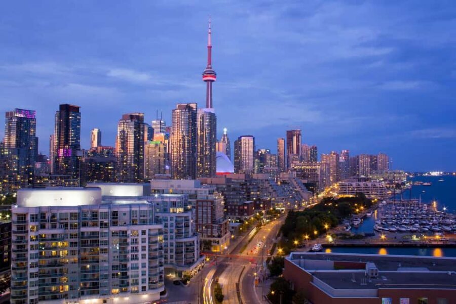 Toronto: Niagara Falls Guided Tour with Winery Stop - Downtown Toronto pickup and a guided day that stays practical