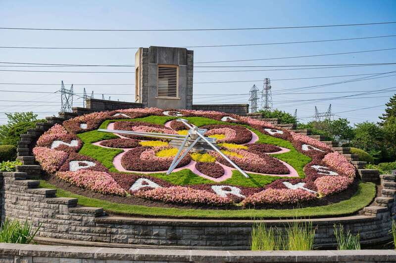 Toronto: Niagara Falls Tour with Cruise and Behind The Falls - Journey Behind the Falls: 125 feet down into bedrock tunnels