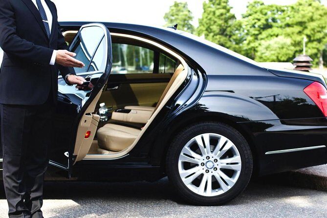 Toronto: Niagara Falls VIP Private Luxury SUV Tour - Entering Niagara smoothly: pickup, SUV comfort, and the concierge vibe
