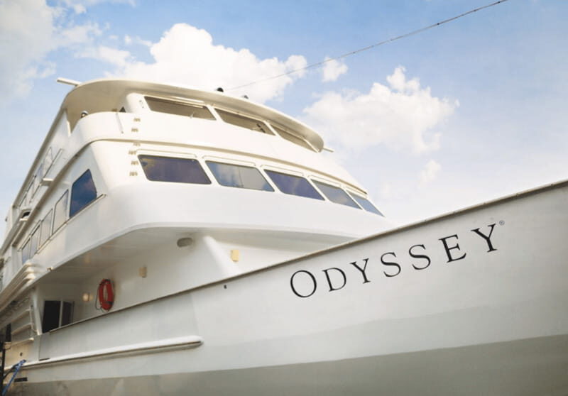 Toronto: Premium Harbor Cruise with Lunch, Brunch, or Dinner - Service that makes or breaks a cruise: host, wait staff, and reserved seating