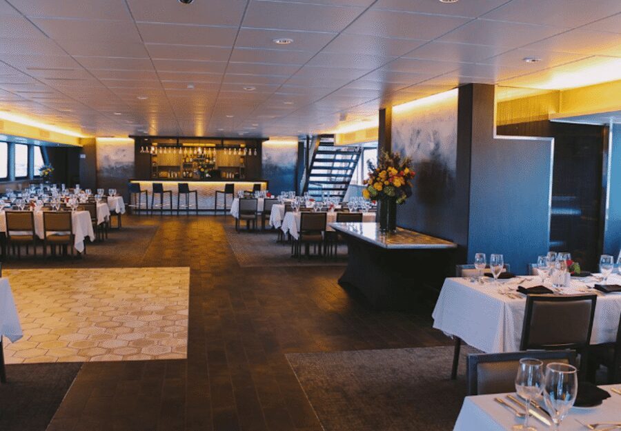 Toronto: Premium Harbor Cruise with Lunch, Brunch, or Dinner - Rooftop deck tips: when to go up for photos and fresh air