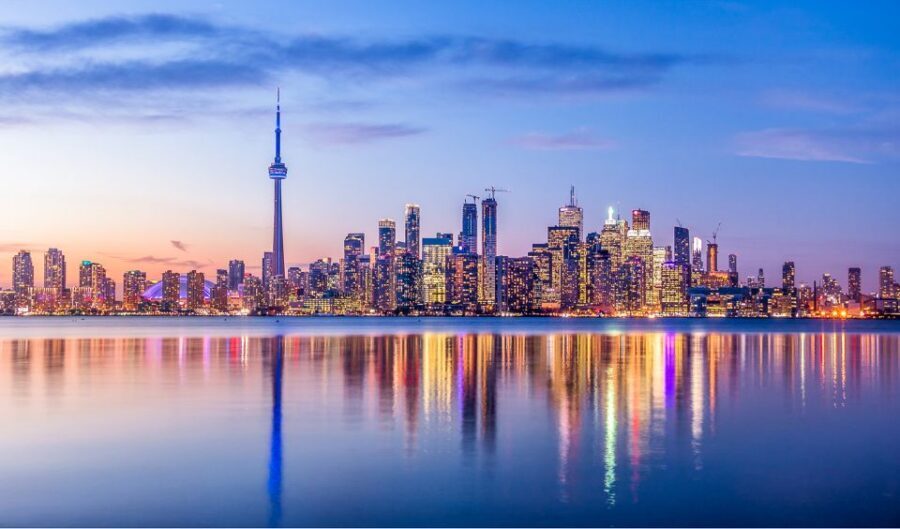 Toronto: Premium Night Driving Tour with Tower Entry - Nathan Phillips Square and the Toronto Sign at Night