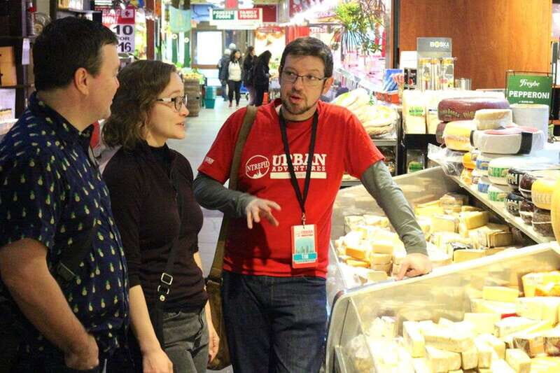 Toronto: Private Food Discovery at the St Lawrence Market - How the private guide changes the whole experience
