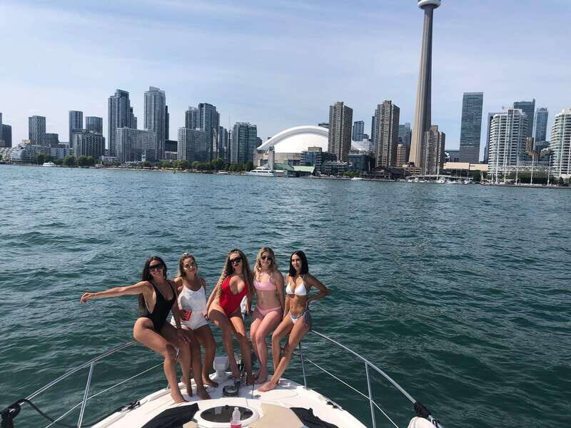 Toronto: Private Luxury Yacht Sightseeing Cruise & Prosecco - Key things to know before you step aboard