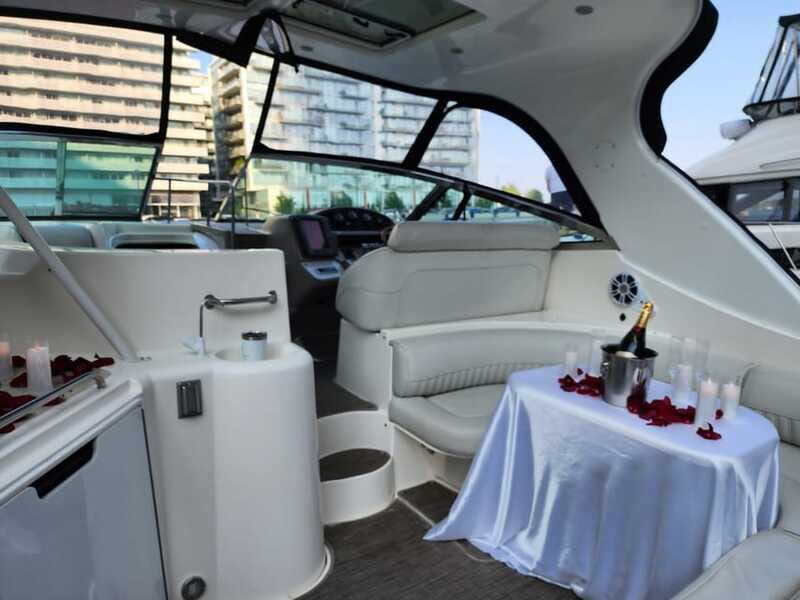 Toronto: Private Luxury Yacht Sightseeing Cruise & Prosecco - Should you book Toronto Yachts’ private luxury harbor cruise with prosecco?