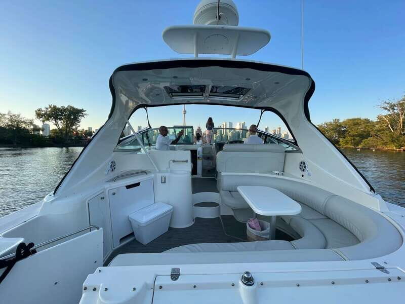 Toronto: Private Luxury Yacht Sightseeing Cruise & Prosecco - The short safety briefing and how you’ll actually relax on board
