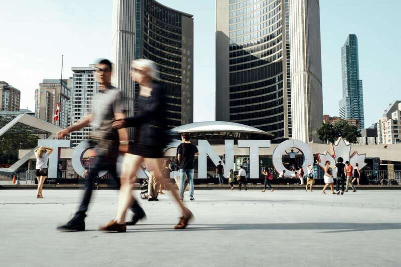 Toronto: Private Small Group City Tour with Local Guide - Why this half-day driving tour works for Toronto
