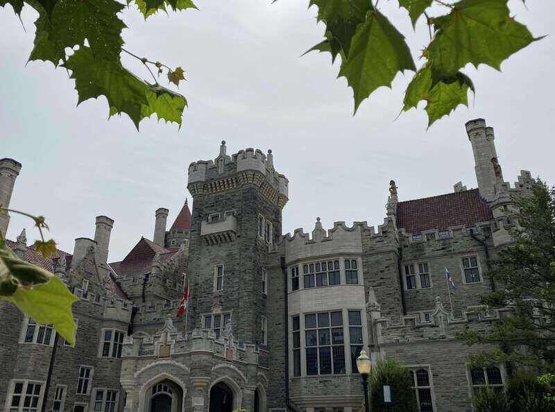 Toronto: Private Small Group City Tour with Local Guide - Distillery District, ROM, and Hockey Hall of Fame: culture and local character