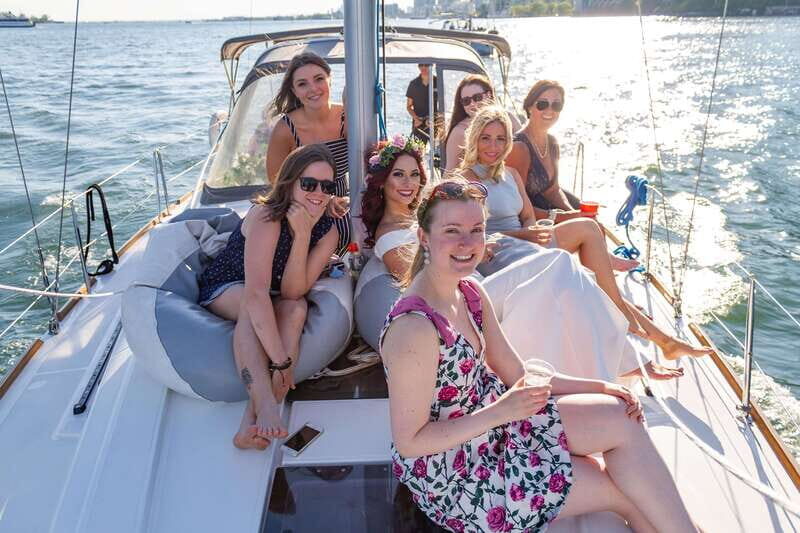 Toronto: Sailing Yacht Cruise of Toronto Harbor and Islands - Toronto Islands and Tommy Thompson Park: The Scenic Payoff