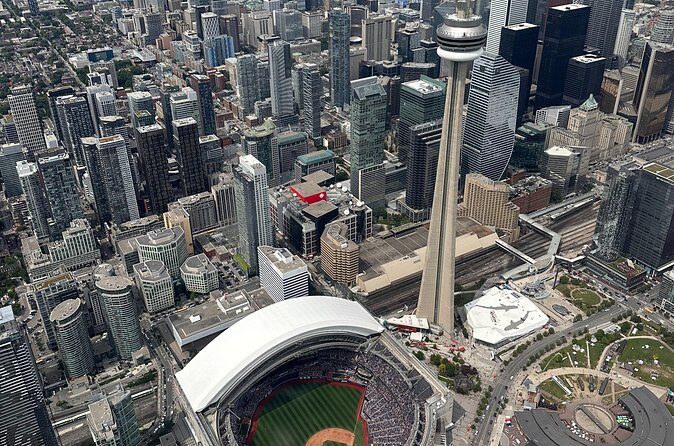 Toronto Skyline Helicopter Tour CN Tower Loop - What the 15 minutes includes: ground instructions count